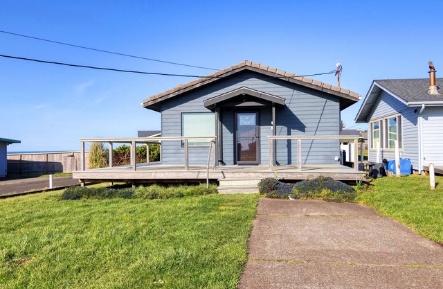 Oceanside Beach Cottage - Ocean view Yachats