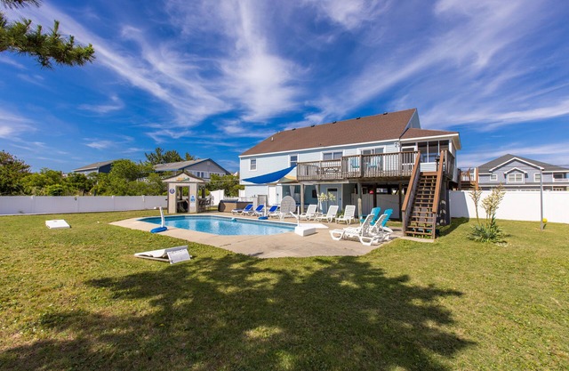 Oceanside beach house with private hot tub & pool, spacious deck, games, W/D, AC