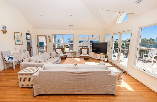 Oceanside, Private Pool, Hot Tub, Close to the Beach Access, 225, Glory Be