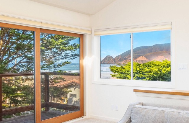 Oceanview Beach Home – Walk to Beach, Trails, Food, Family Activities