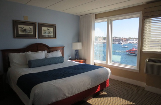 October Newport Inn on Long Wharf, Waterfront Unit