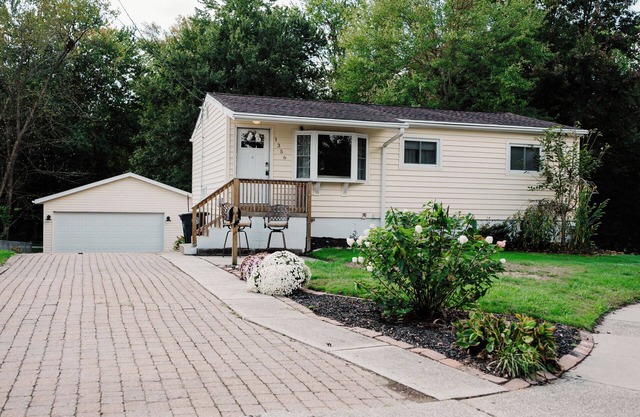 Ohio Towpath Paradise Luxury Canal-Side 3BR Pet-Friendly Near DT Akron!