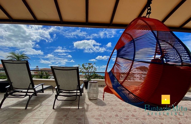 "Ola", One bedroom. You can walk to Beach and Restaurants