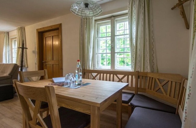 "Old but romantic" holiday home with a spacious balcony