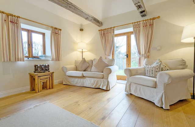 Old Root House, Lavant - a barn conversion that sleeps 6 guests in 3 bedrooms