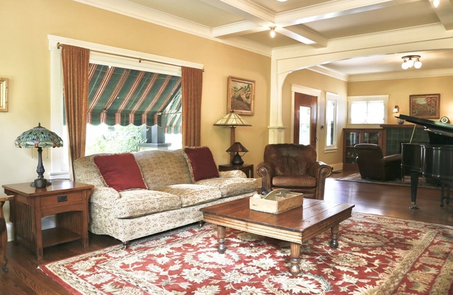 Old World Charm, 3 Bedroom Private Oasis Near Rose Bowl, Old Town Pasadena