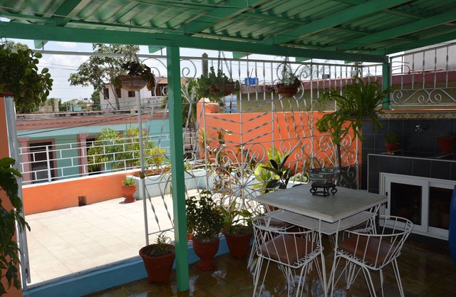 Olga y Jose - Balcon de Bayamo