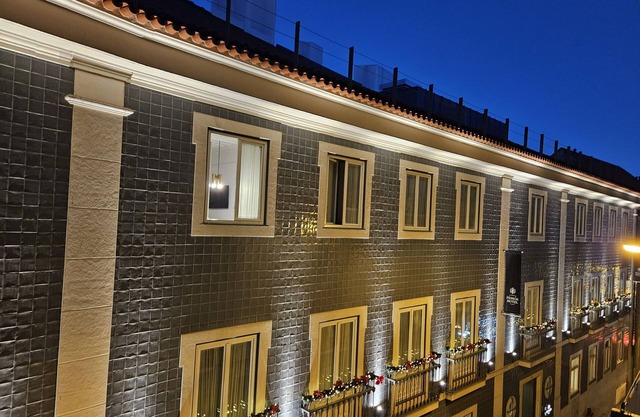 Oliveira 272, a Charming T2 Apartment Nestled in the Heart of Chiado, Lisbon
