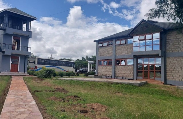 OLOIRIEN HOTEL & RESORT