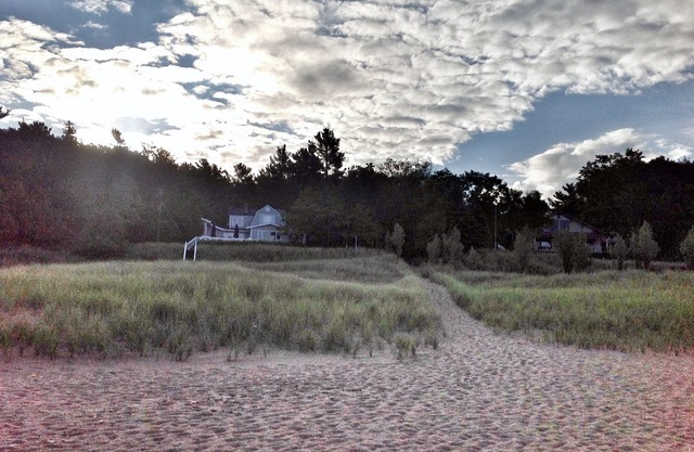 On Lake Michigan, 6 Bdrm, 2.5 Bth, Outdr Hot Tub, Also close to Portage Lake
