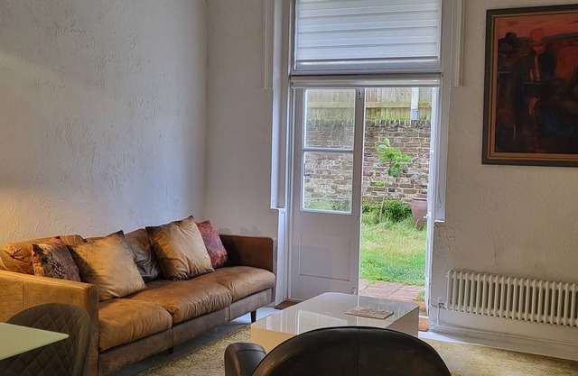 One Bed Garden Flat in Hove with Free Parking