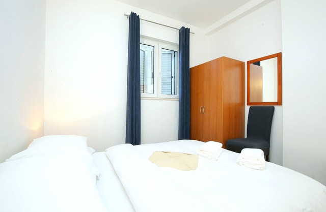 One bedroom apartment with terrace Podstrana, Split (A-23954-d)