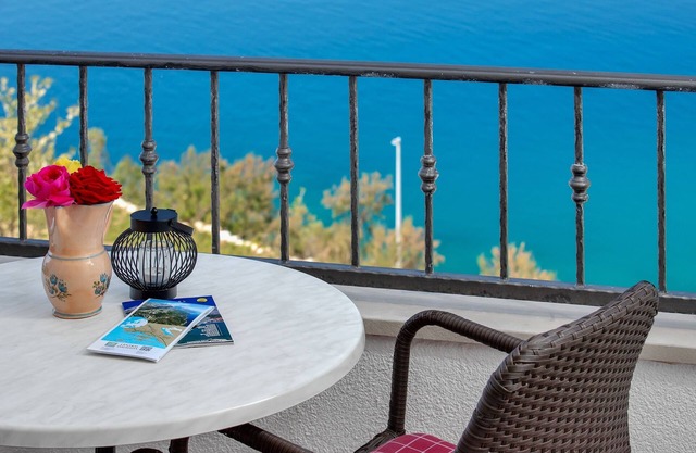 One bedroom apartment with terrace and sea view Drašnice, Makarska (A-2581-a)
