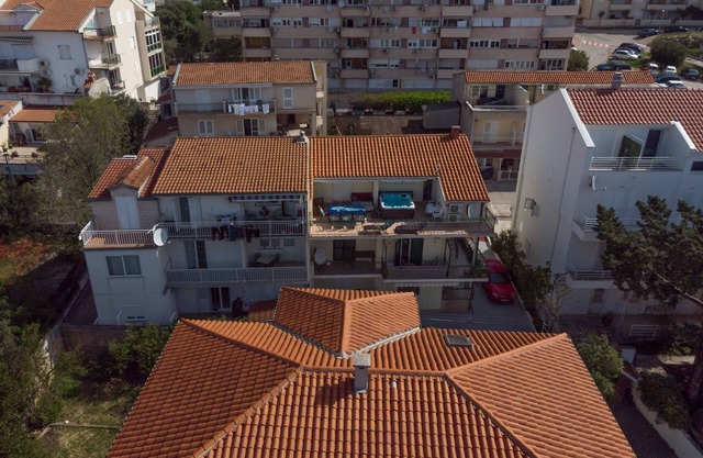 One bedroom apartment with balcony Makarska (A-18898-b)