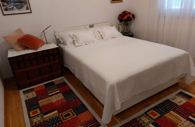 One bedroom apartment with balcony and sea view Makarska (A-23153-a)