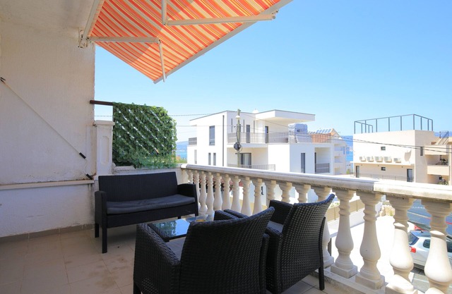One bedroom apartment with terrace and sea view Slatine, Čiovo (A-16131-c)