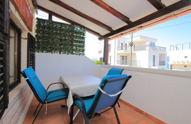 One bedroom apartment with terrace and sea view Slatine, Čiovo (A-16131-d)