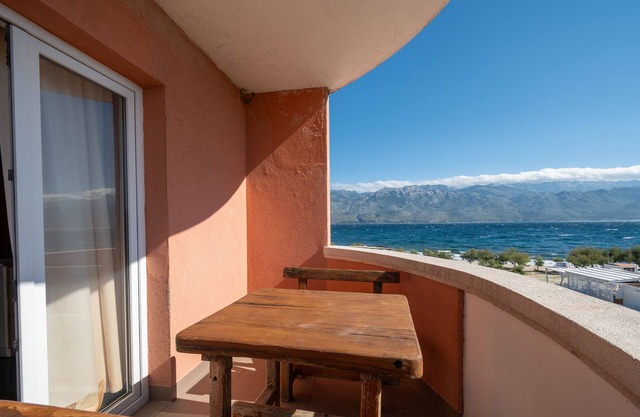 One bedroom apartment near beach Ražanac, Zadar (A-5766-e)