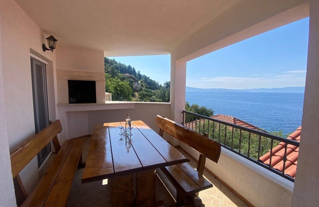 One bedroom apartment near beach Cove Tvrdni Dolac, Hvar (A-12655-a)
