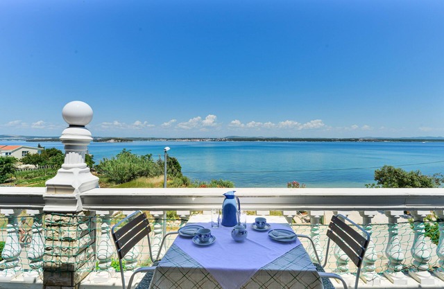 One bedroom apartment near beach Tkon, Pašman (A-336-b)