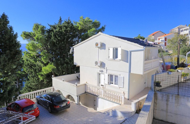 One bedroom apartment with balcony and sea view Marušići, Omiš (A-18497-b)