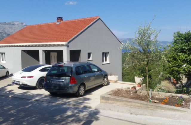 One bedroom apartment with terrace and sea view Žrnovo, Korčula (A-16045-a)