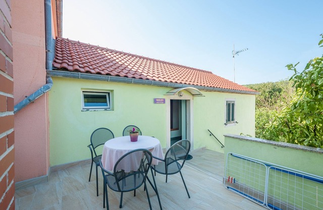 One bedroom apartment with terrace and sea view Božava, Dugi otok (A-8124-c)