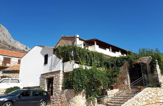 One bedroom apartment with terrace and sea view Ivan Dolac, Hvar (A-10434-a)