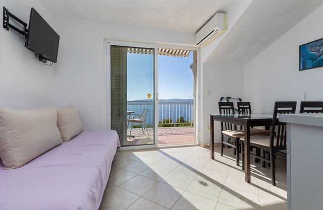 One bedroom apartment with terrace and sea view Marušići, Omiš (A-1131-d)