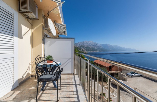 One bedroom apartment with balcony and sea view Marušići, Omiš (A-1131-c)