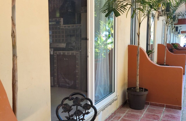 One bedroom tiny condo PB1 with huge pool! Extended stays get discounted rates!