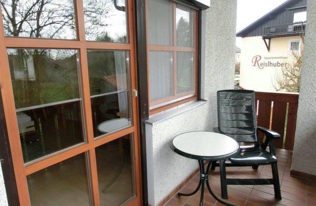 One-room apartment (35 sqm) with covered south-facing balcony