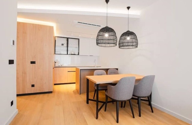 Onia Luxury
