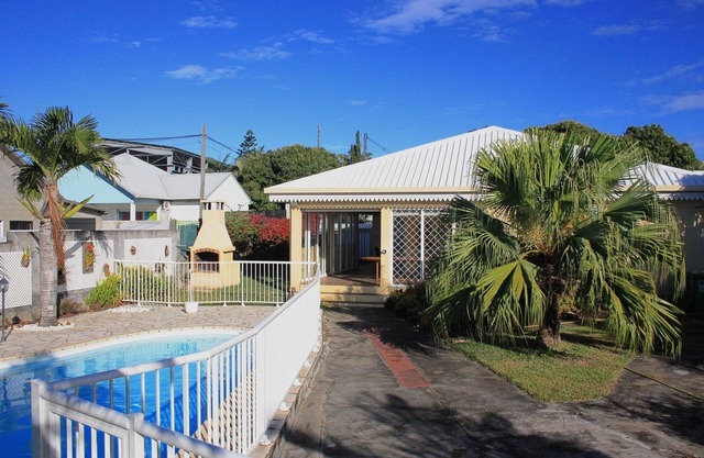 Only rented house with mature garden for 7 nights