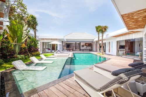 Opulent 6 Br In Canggu, 400m To Finns Beach Haven