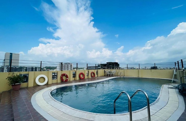 Orchid Business Hotel