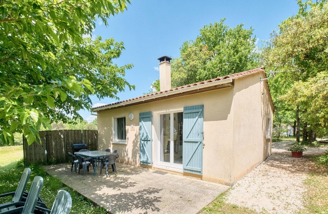 Orchidée - Holiday Home in the Heart of Périgord Noir with Shared Heated Pool