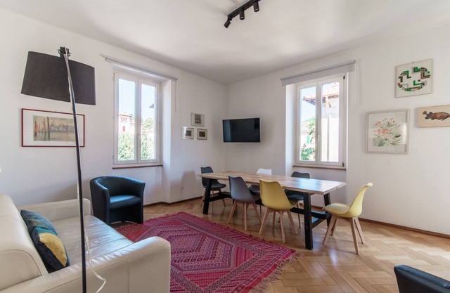 Original apartment a few minutes from Lugano (Giuka Apartment)