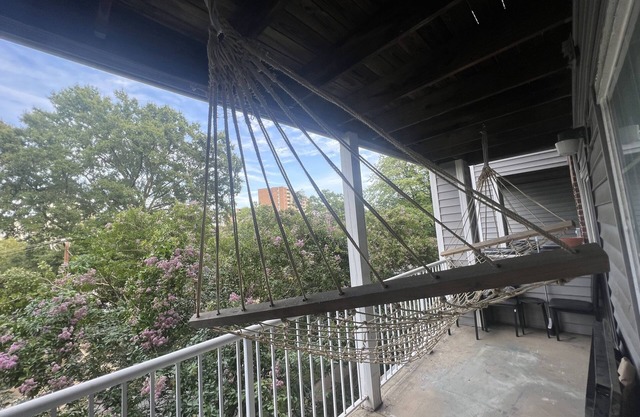 Outstanding Eye-Catching Apt w/Fantastic Amenities! Filled w/Love & Energy!