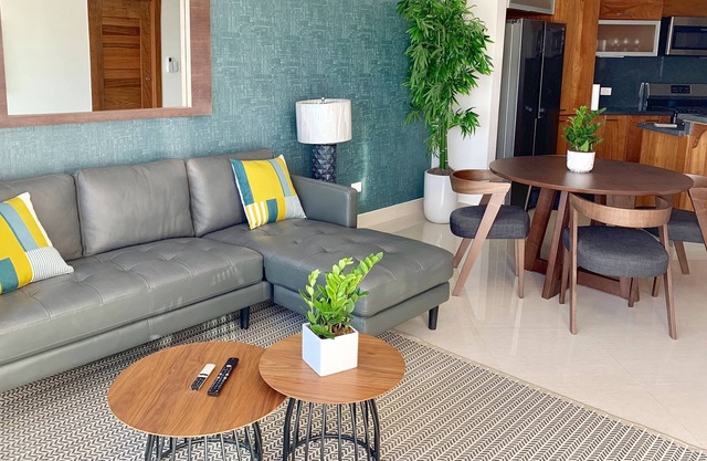 OUTSTANDING NEW APARTMENT WITH POOL AND GYM