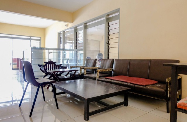 OYO 1289 Cbr Residence