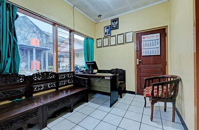 OYO 92406 Hotel Renata 1