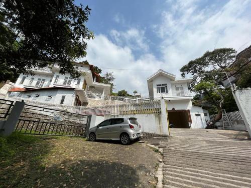 OYO LIFE 92844 Penginapan Cibodas