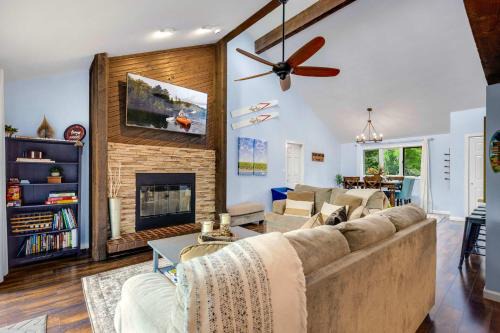 Ozark Escape - Enjoy Resort-Style Fun