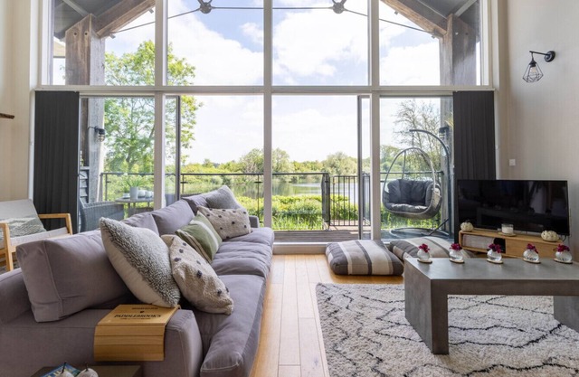 Paddlebrook - HM56 - Lakeside Spa Property