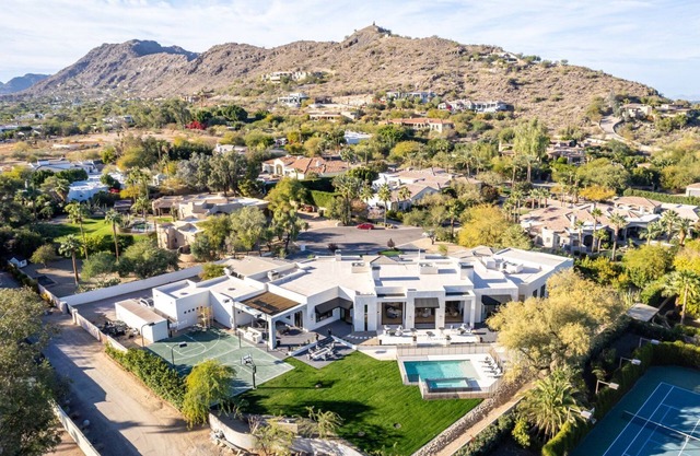 Palisade - Designer Estate - Pool & Sports Court