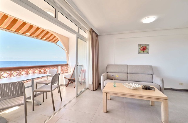 PALM CUTE March 1 BEDROOM APARTMENT FOR INCREDIBLE