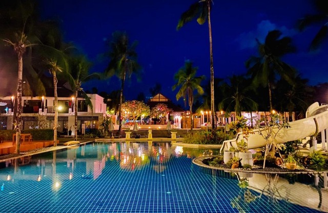 Palm Galleria Resort