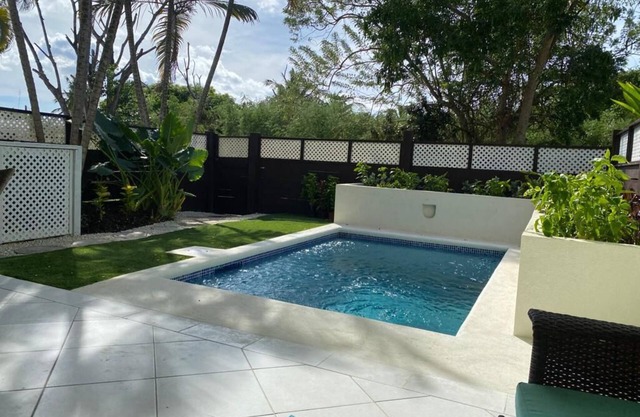 'Palm View', West Coast 3 bd/3.5br villa with Private Pool *QUARANTINE APPROVED*