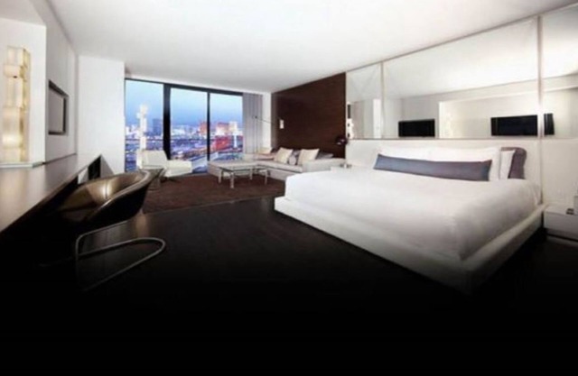 Palms Place Beautiful & Mountains views 51-303 floor